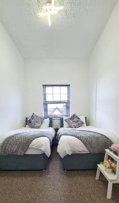 Entire 2 Bed Flat On 3Rd Floor Near City Centre & Stadium Cardiff Esterno foto